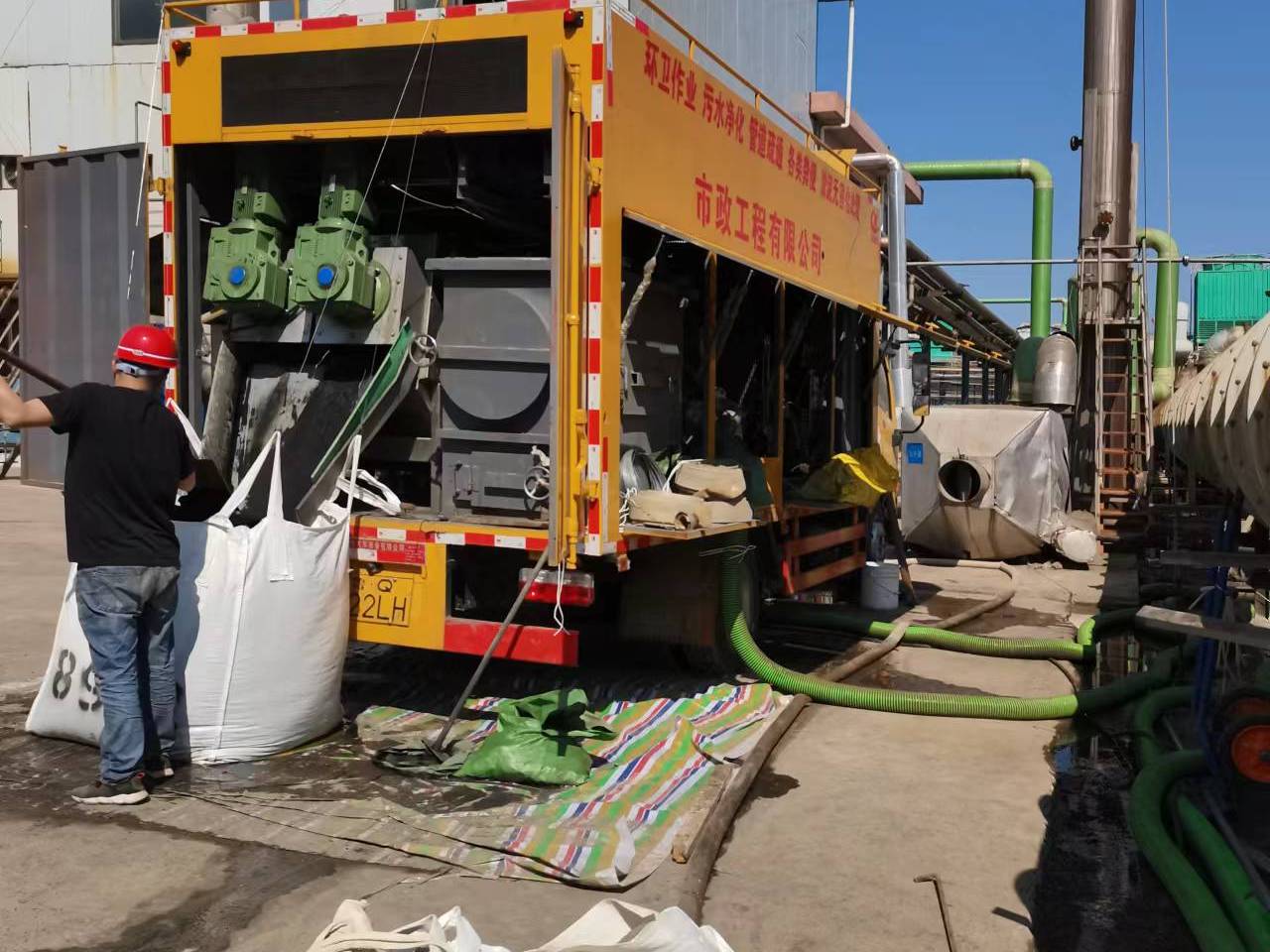 疏勒淤泥压干处理